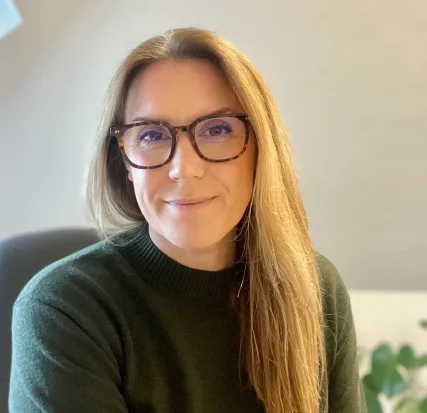 Friendly headshot of Lucy